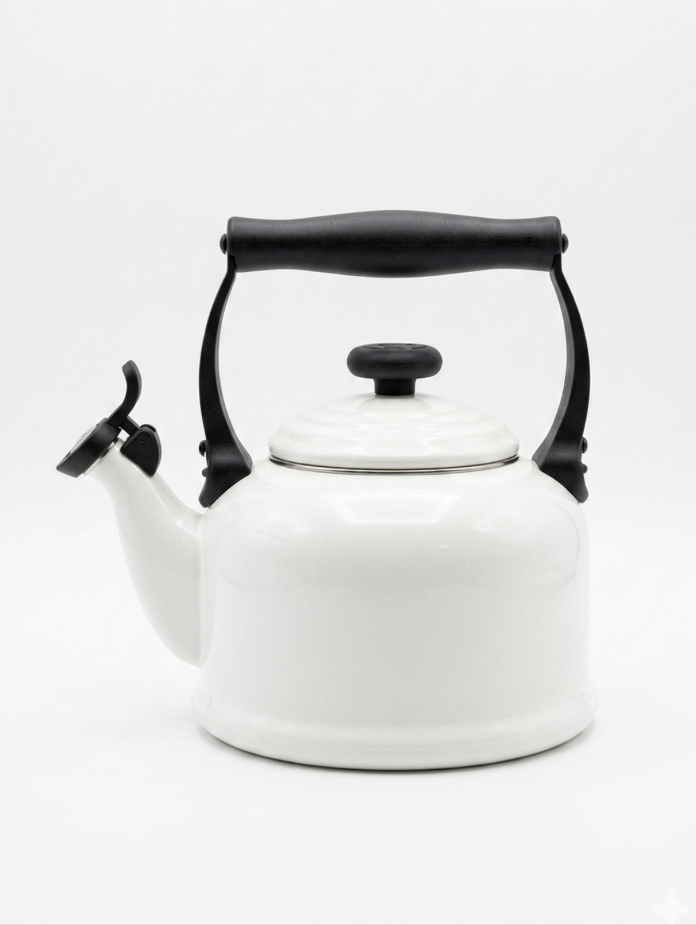 Le Creuset Classic Whistling Tea Kettle 1.7 Qt White Enamel on Steel